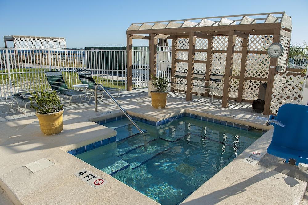 Soundside Holiday Beach Resort