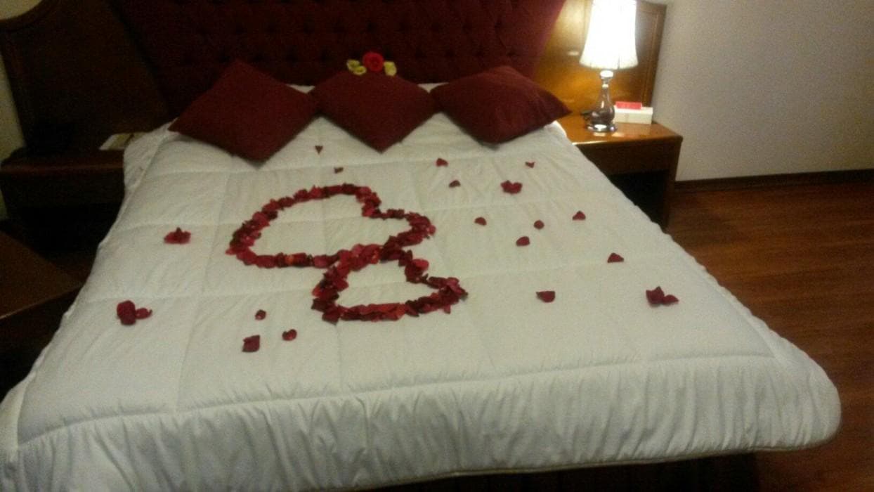 Pardisan Hotel