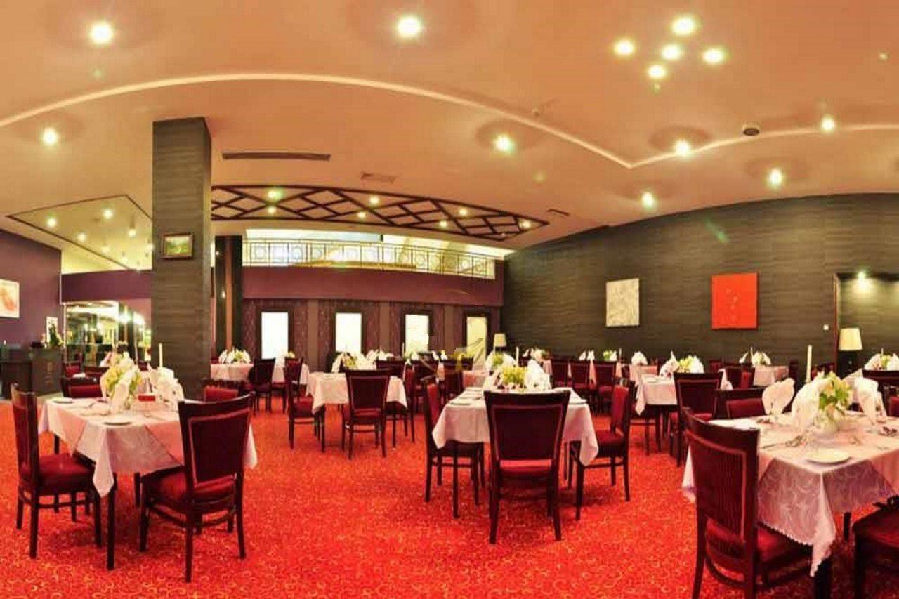 Pardisan Hotel
