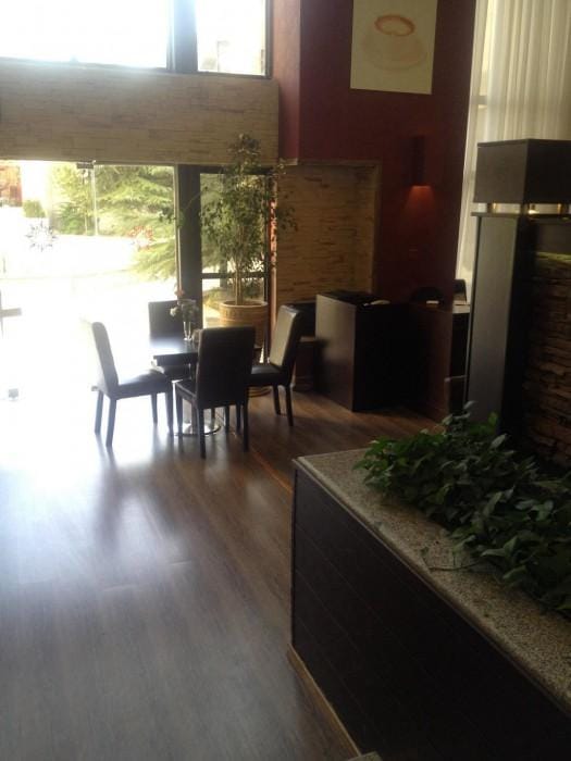 Pardisan Hotel