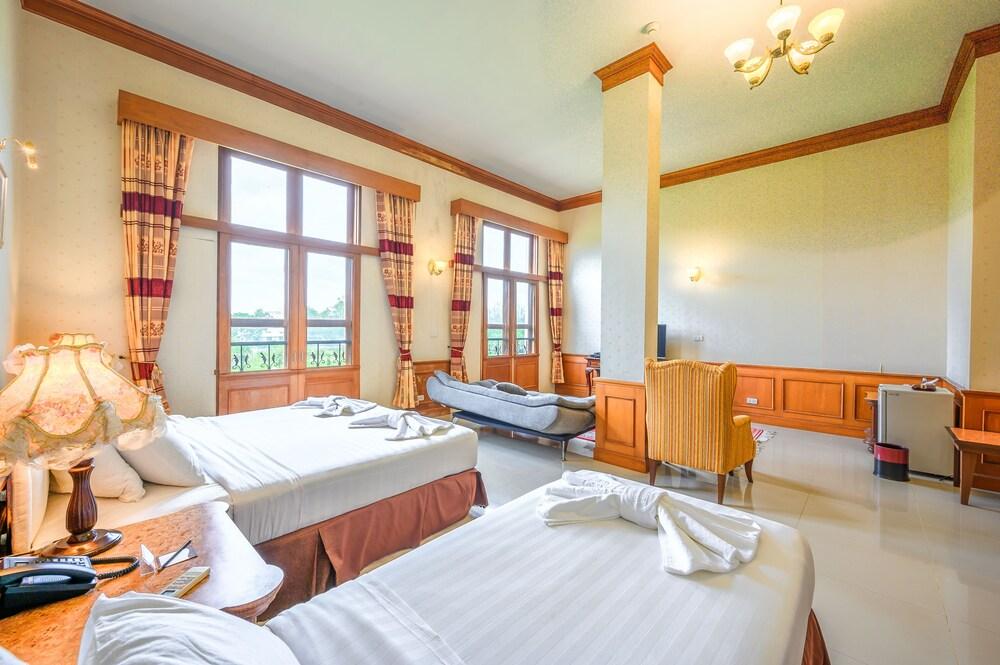 Chateau de Khaoyai Hotel & Resort