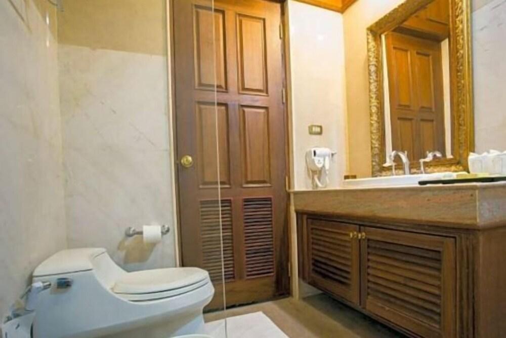 Chateau de Khaoyai Hotel & Resort