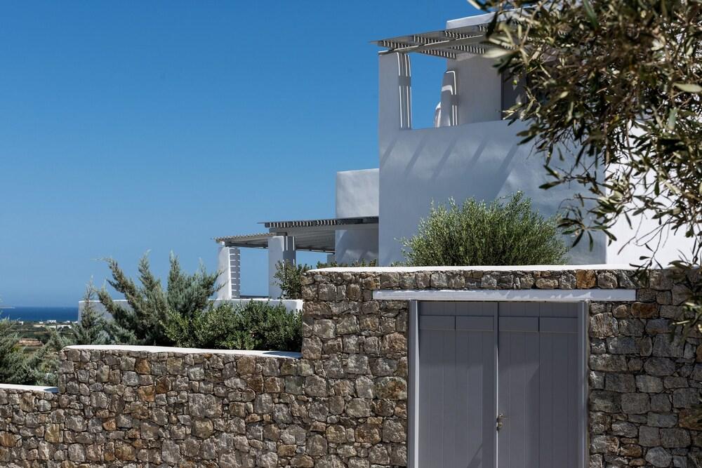 Seven Suites Naxos