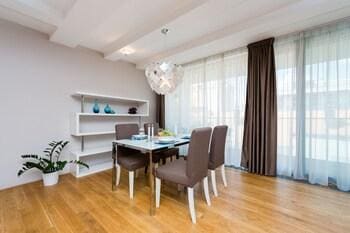Empirent Apartments