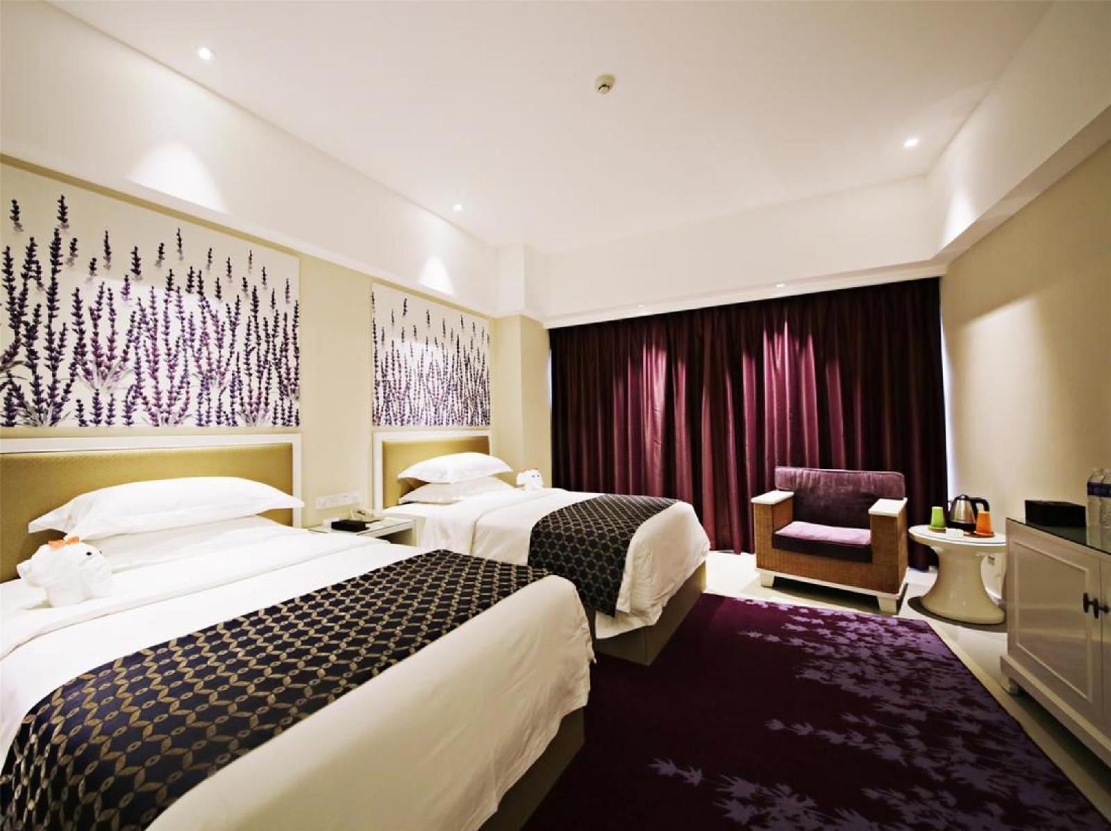 Howard Johnson City Of Flower Hotel Kunming