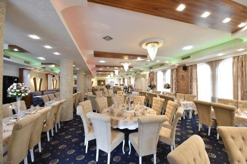 Stari Krovovi Hotel