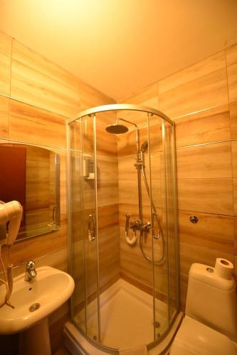 Stari Krovovi Hotel