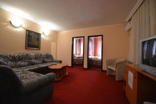 Stari Krovovi Hotel