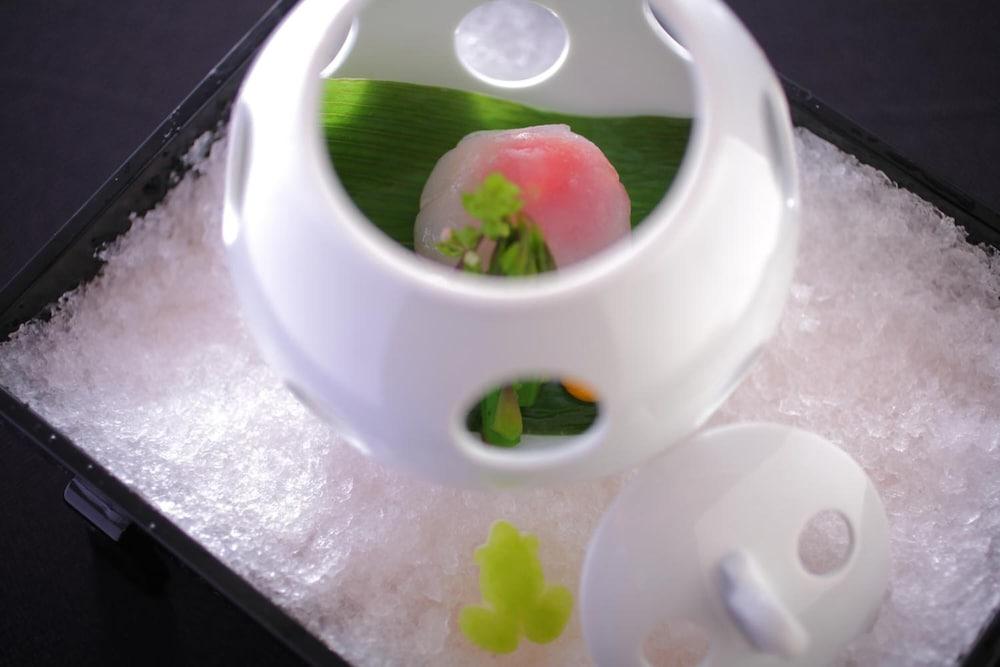 Tsutaya Tokinoyado Kazari