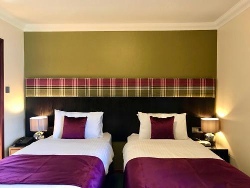Clan Macduff Hotel