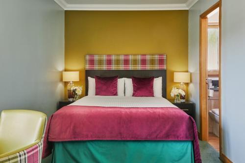 Clan Macduff Hotel