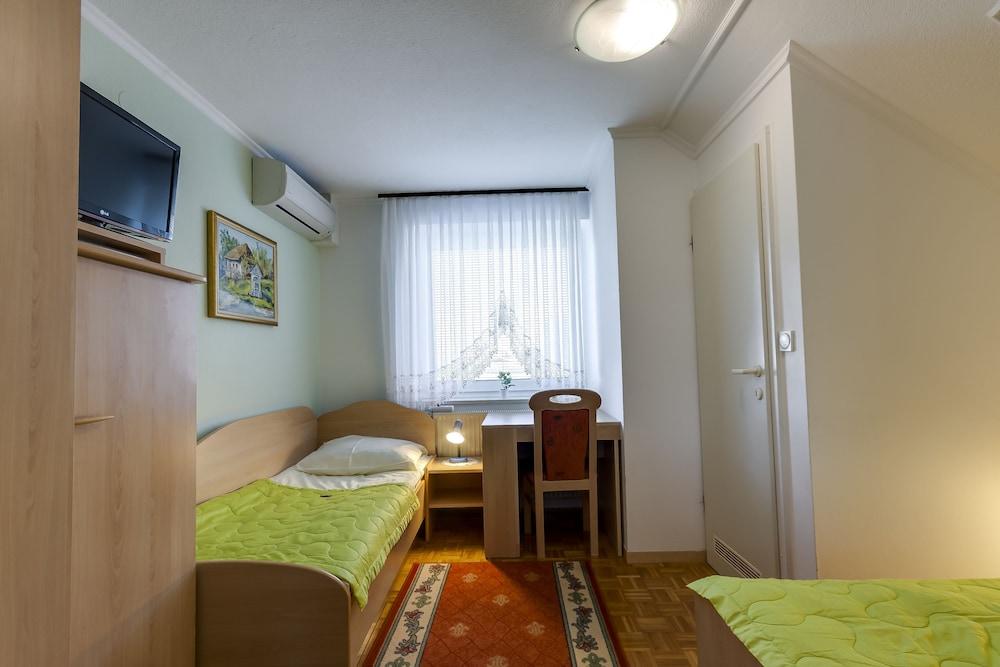 Rooms & Apartments Jana