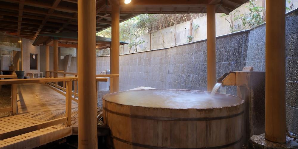 Kamogawakan Ryokan
