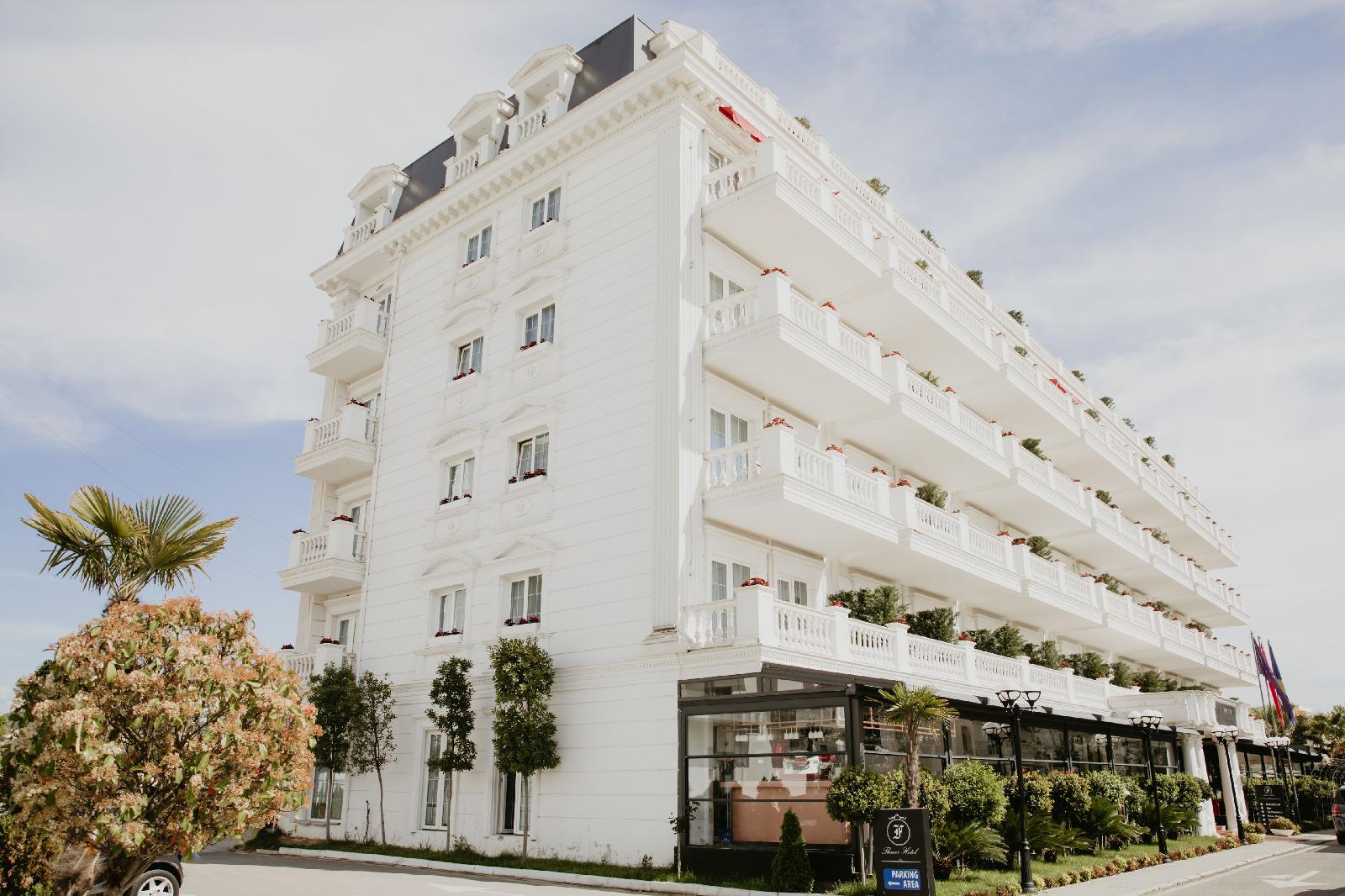 Flower Hotel
