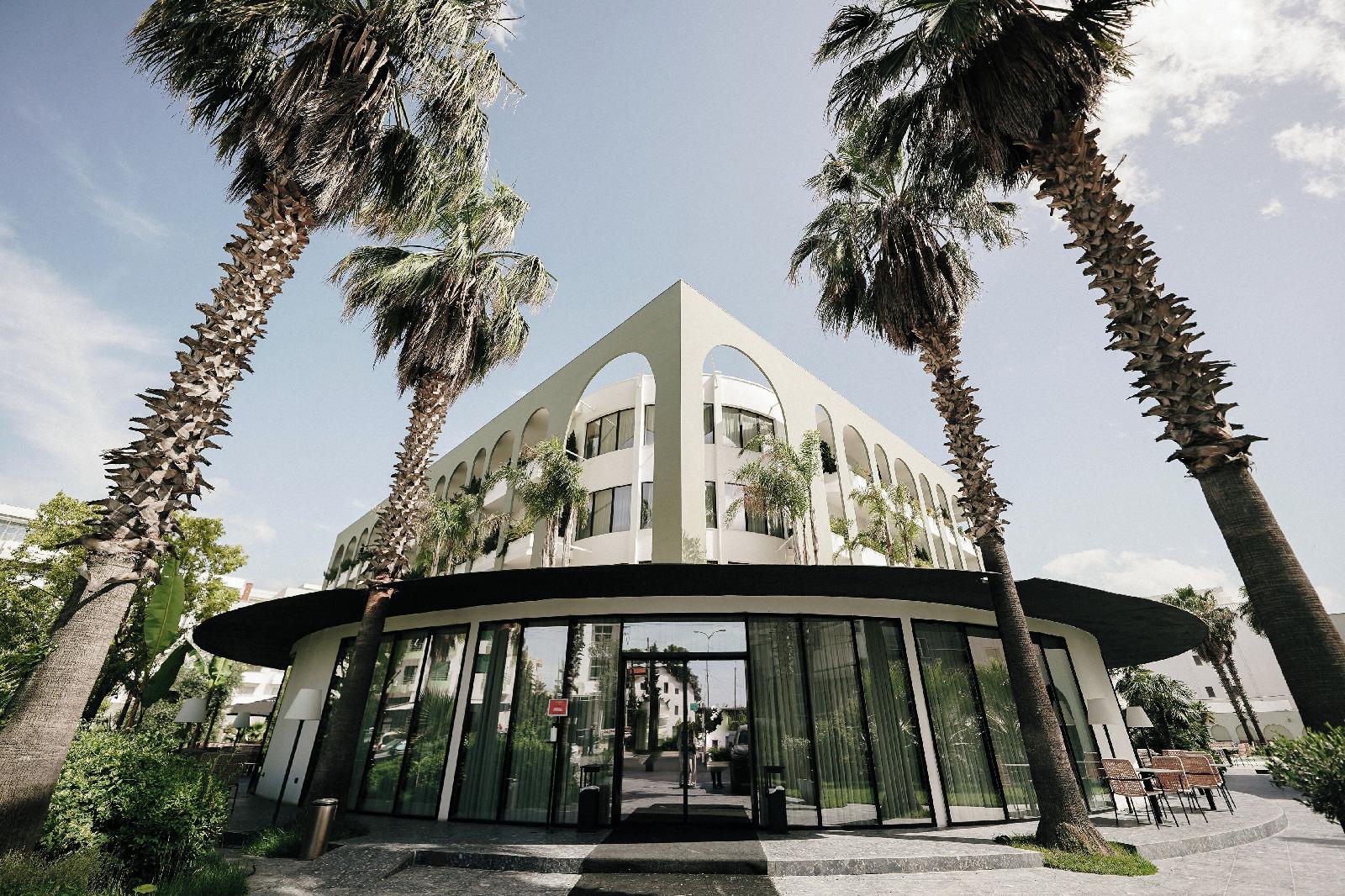 Flower Hotel