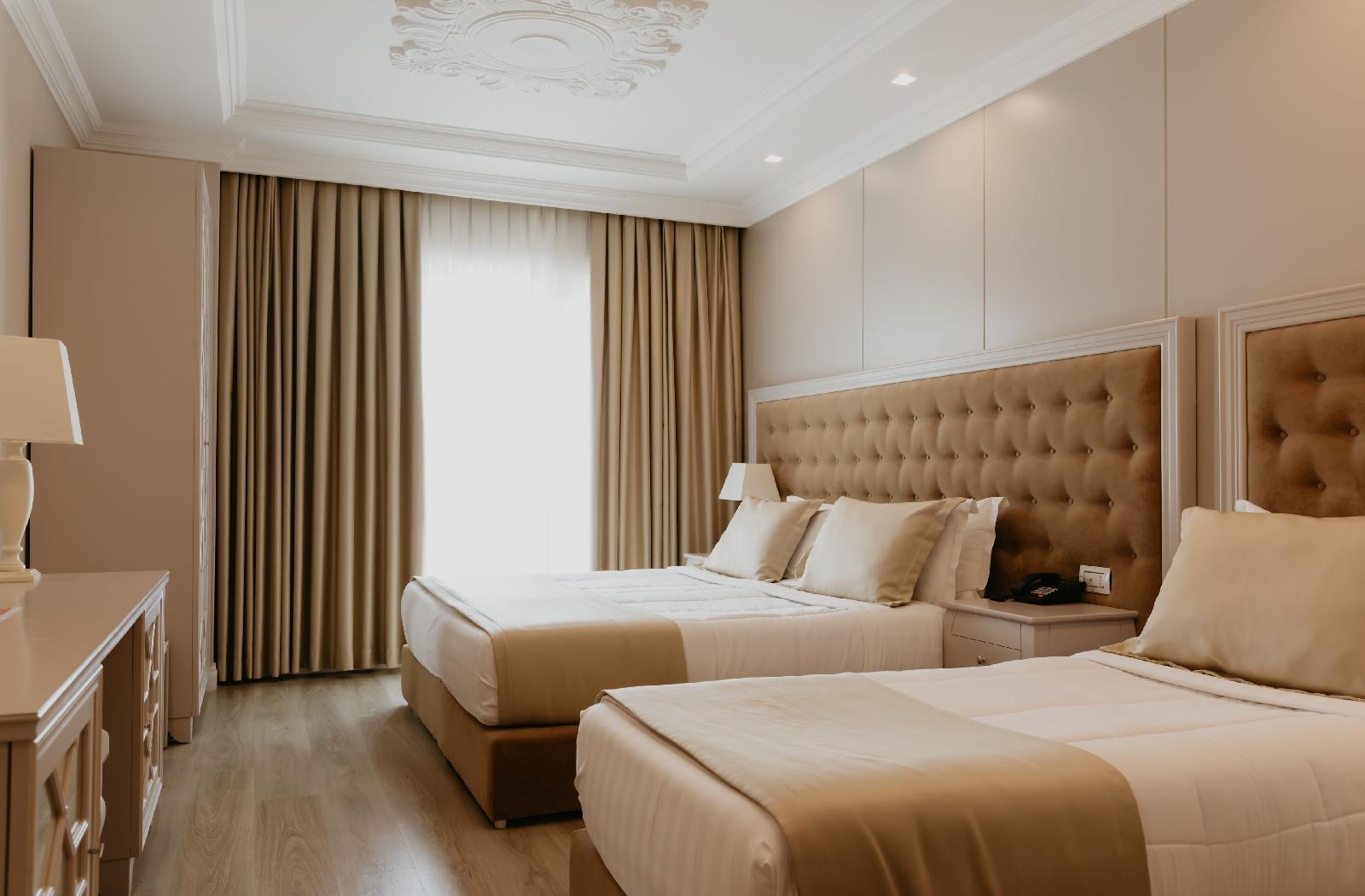 Flower Hotel