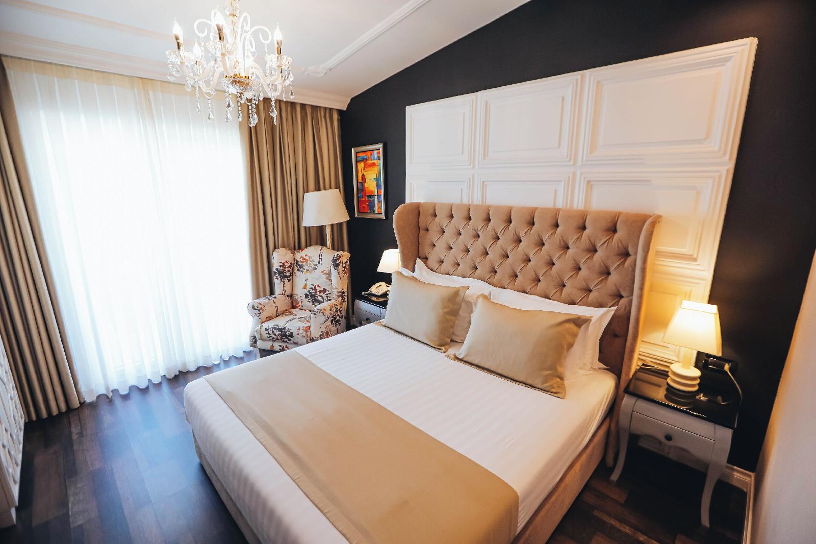 Flower Hotel