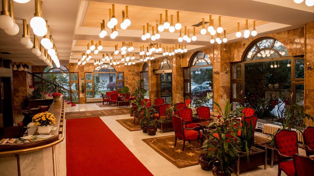Grand Hotel