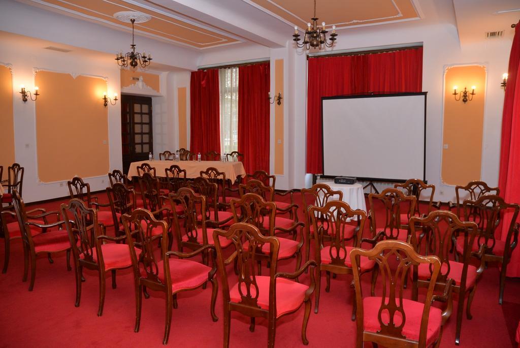Grand Hotel