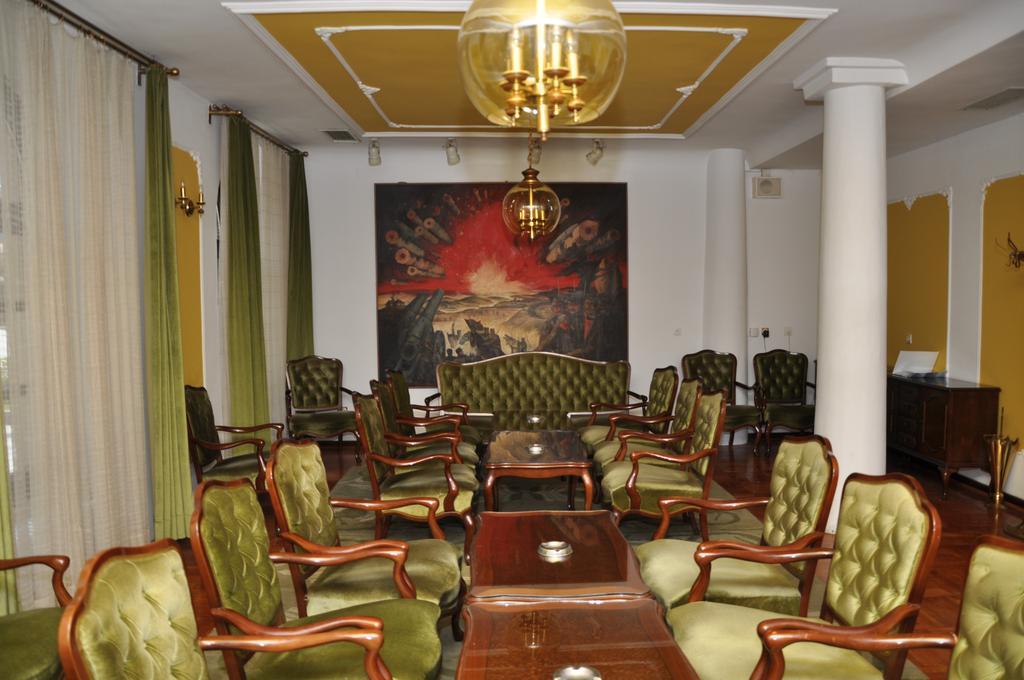Grand Hotel