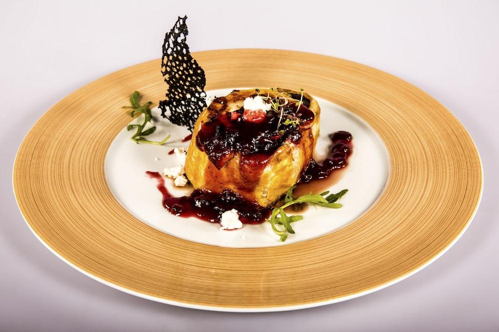AZUL Hotel & Restaurant