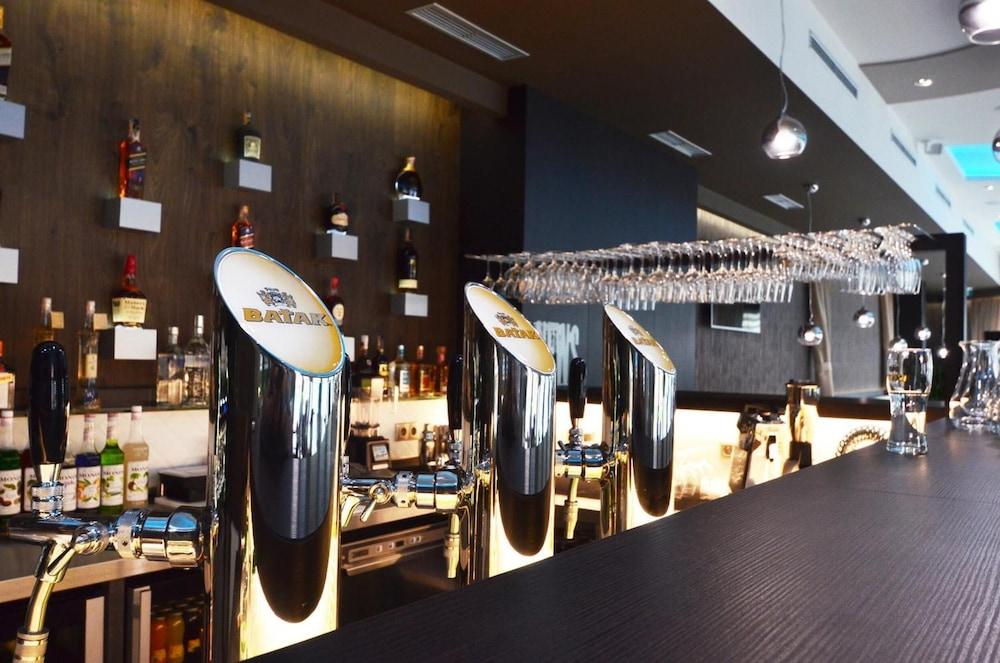 AZUL Hotel & Restaurant