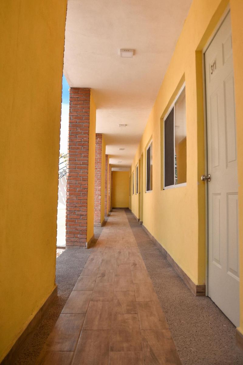 Hotel Valenciana Midway Inn