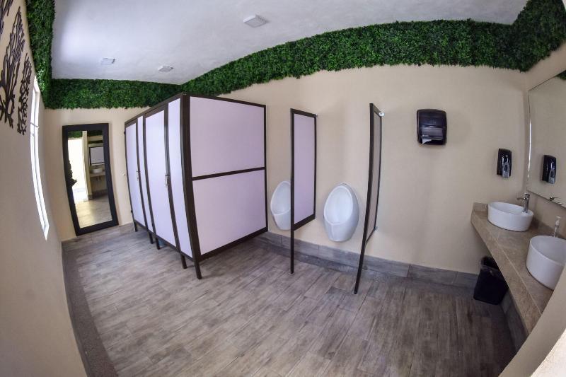 Hotel Valenciana Midway Inn