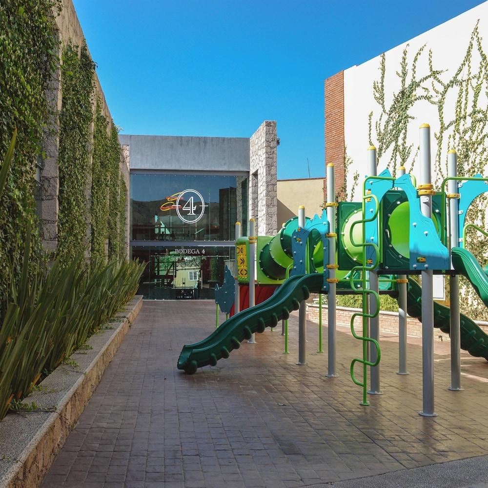 Hotel Valenciana Midway Inn
