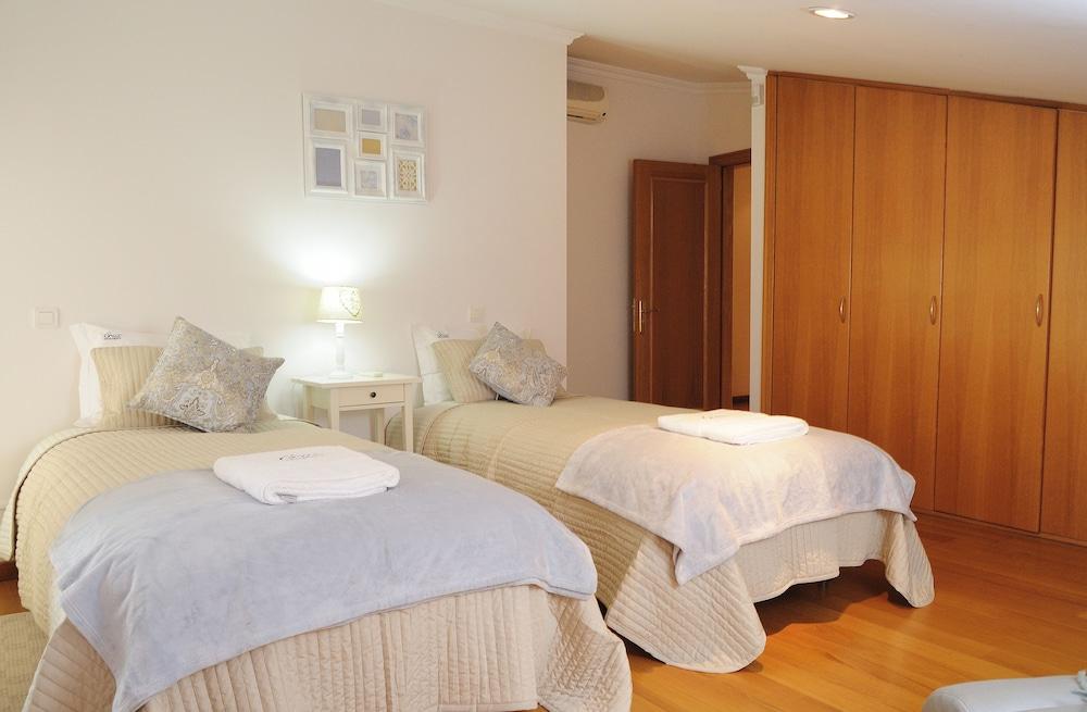 Cruz Apartments