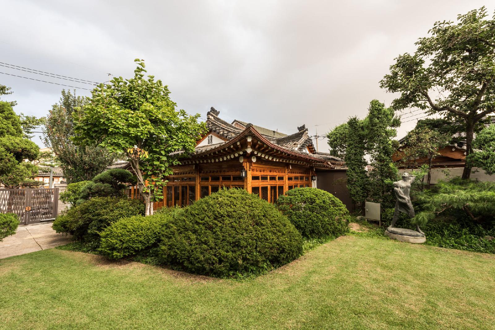 Bonum 1957 Hanok Stay and Hotel