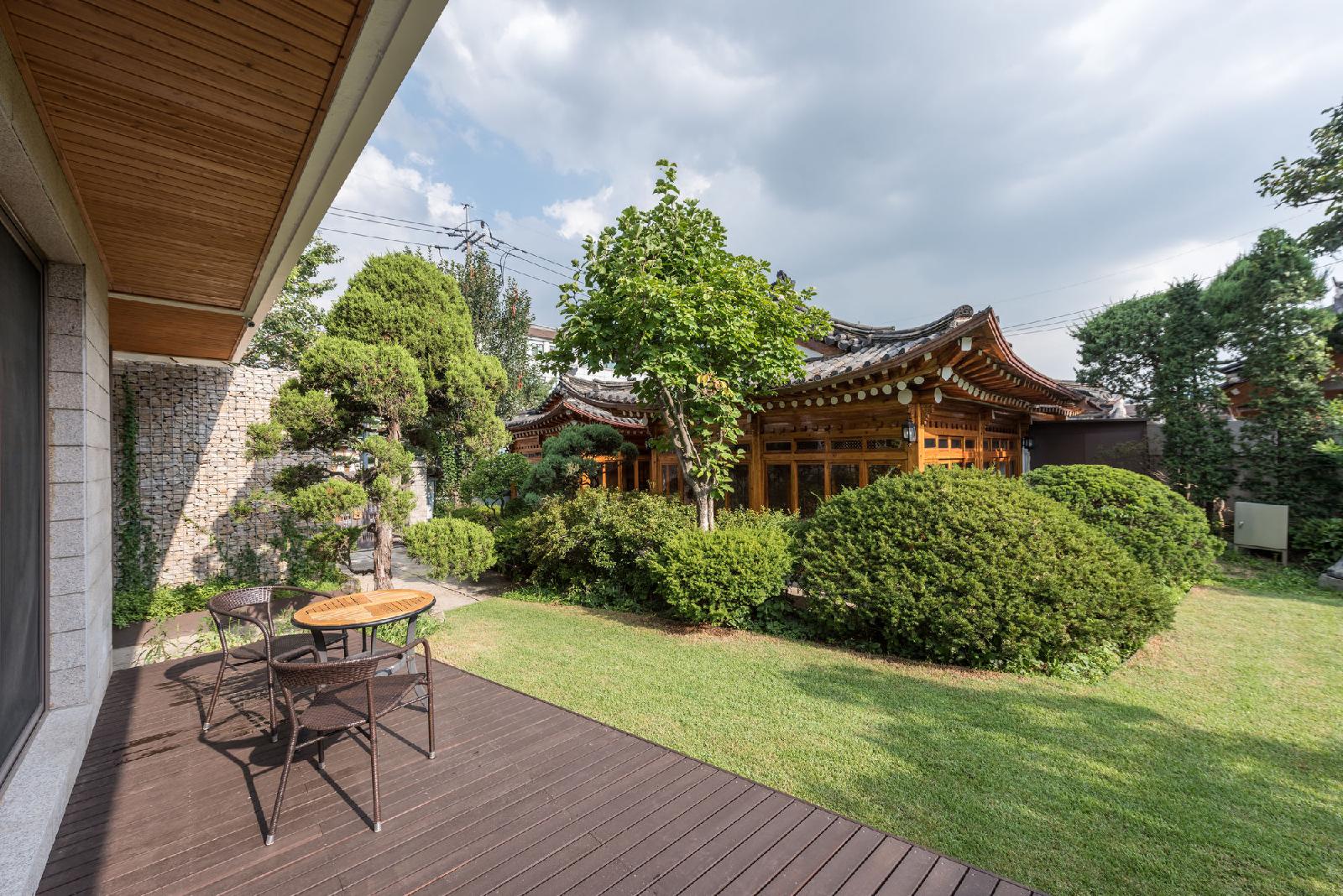 Bonum 1957 Hanok Stay and Hotel