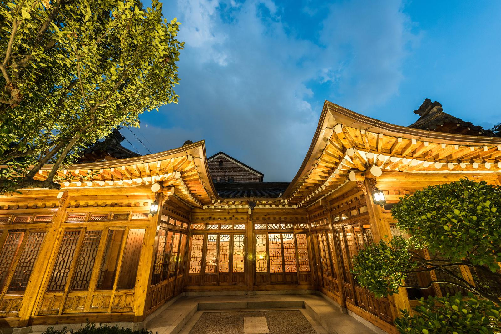 Bonum 1957 Hanok Stay and Hotel
