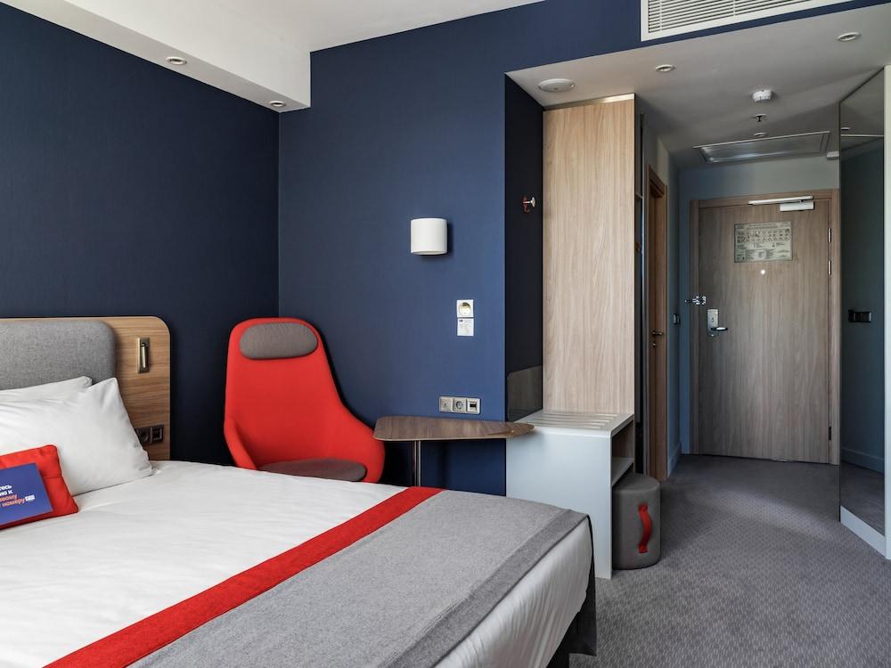 Holiday Inn Express Moscow - Sheremetyevo Airport