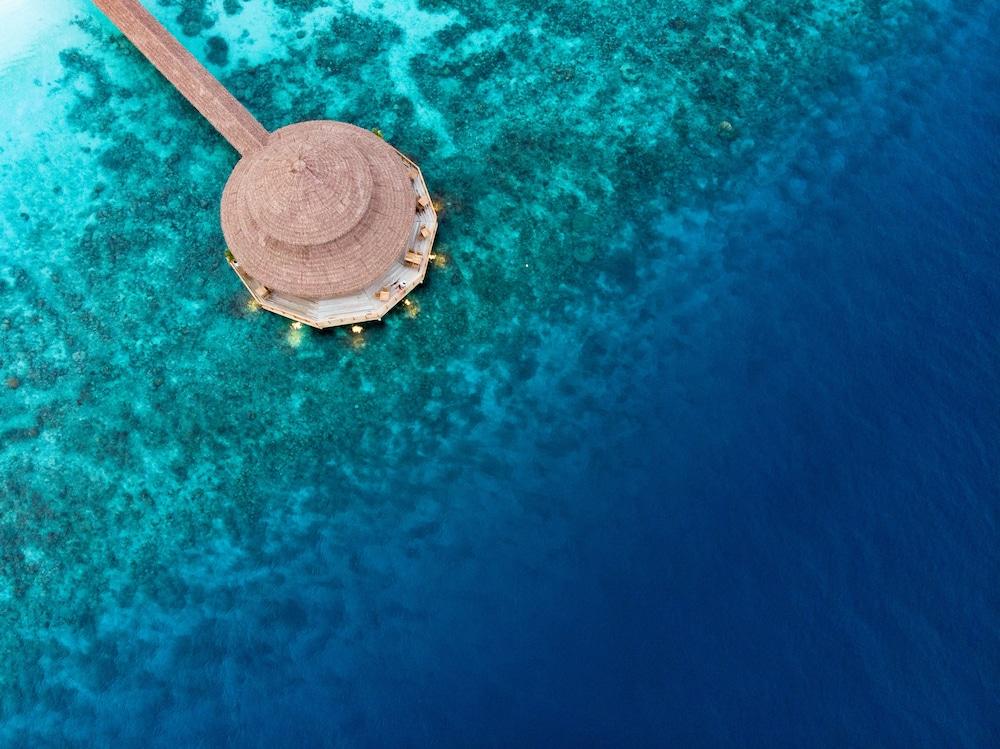 Reethi Faru Resort