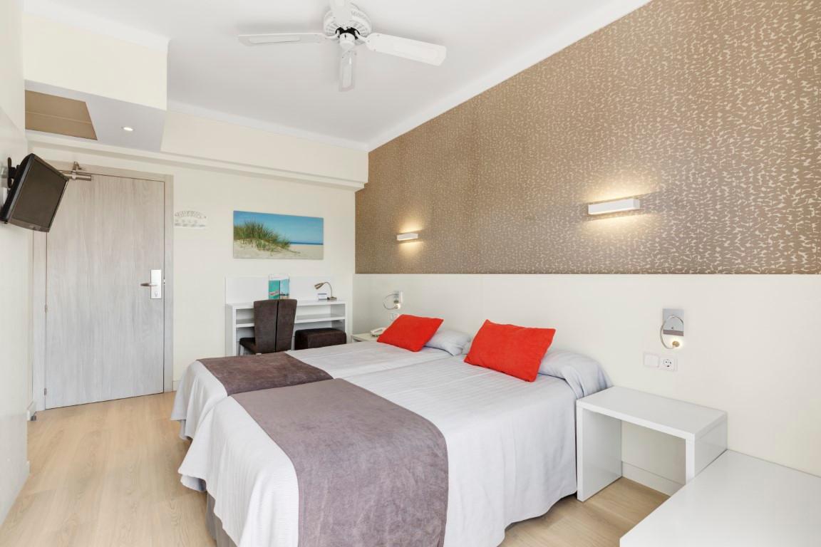 Metropolitan Playa JUKA Aparthotel