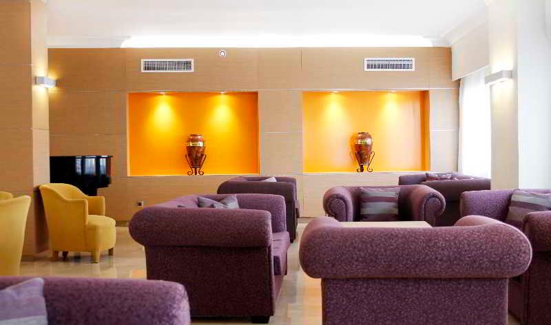 Metropolitan Playa JUKA Aparthotel