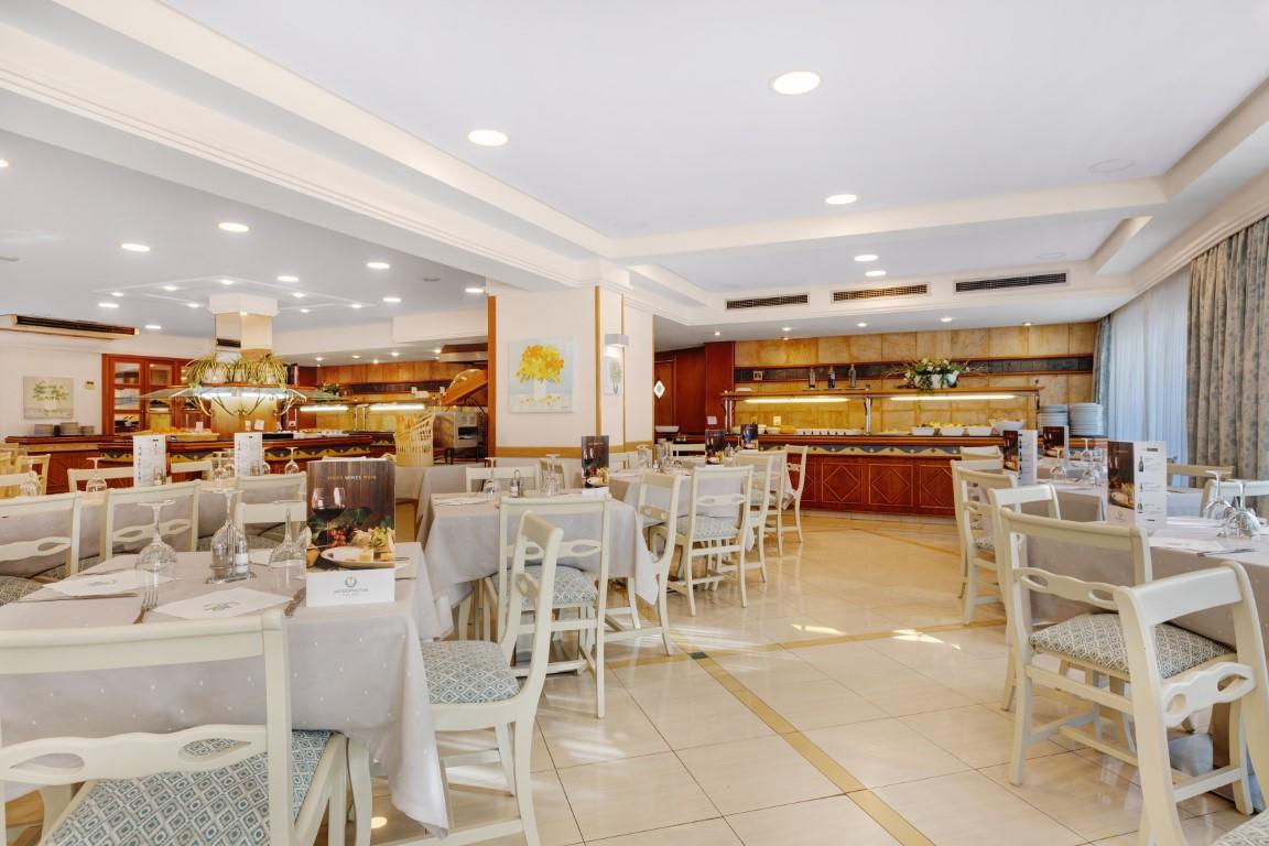 Metropolitan Playa JUKA Aparthotel