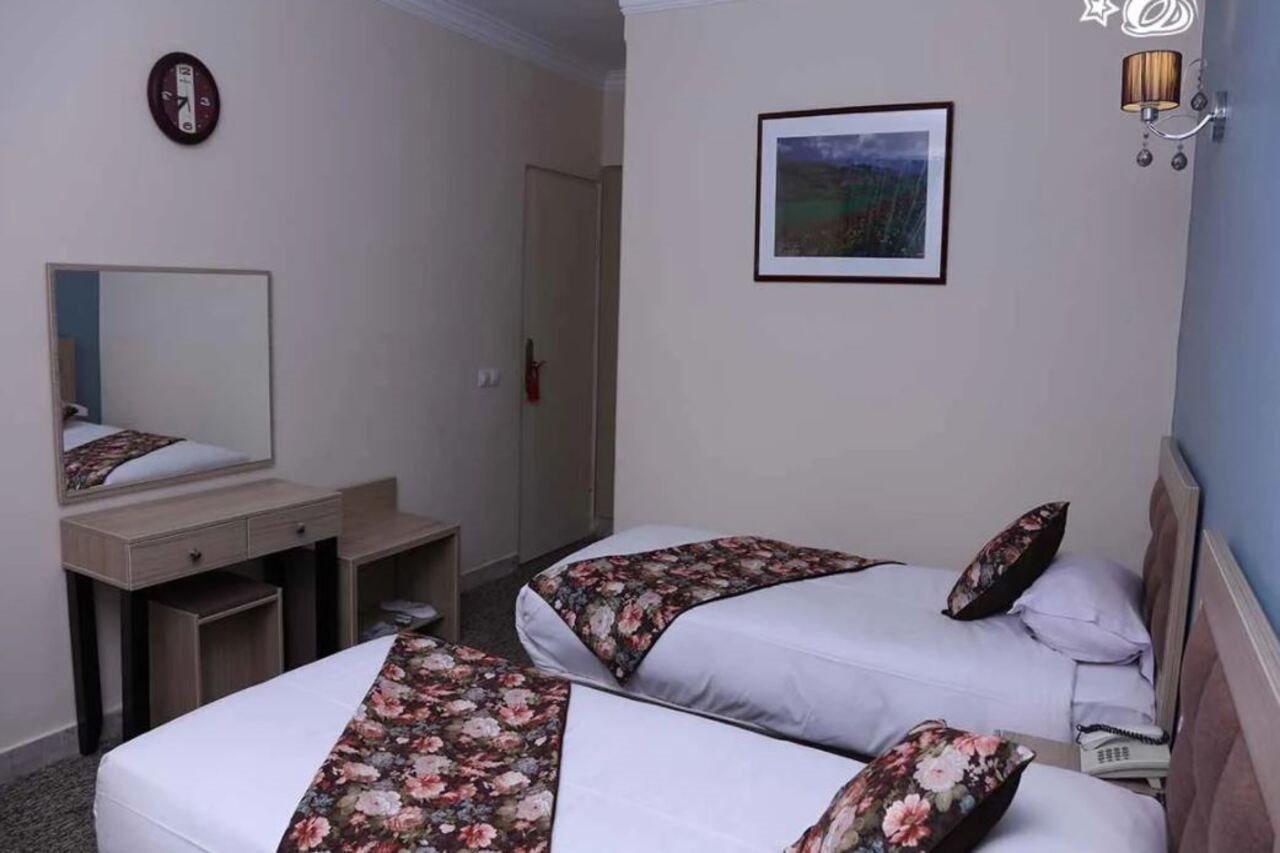 Hally Hotel