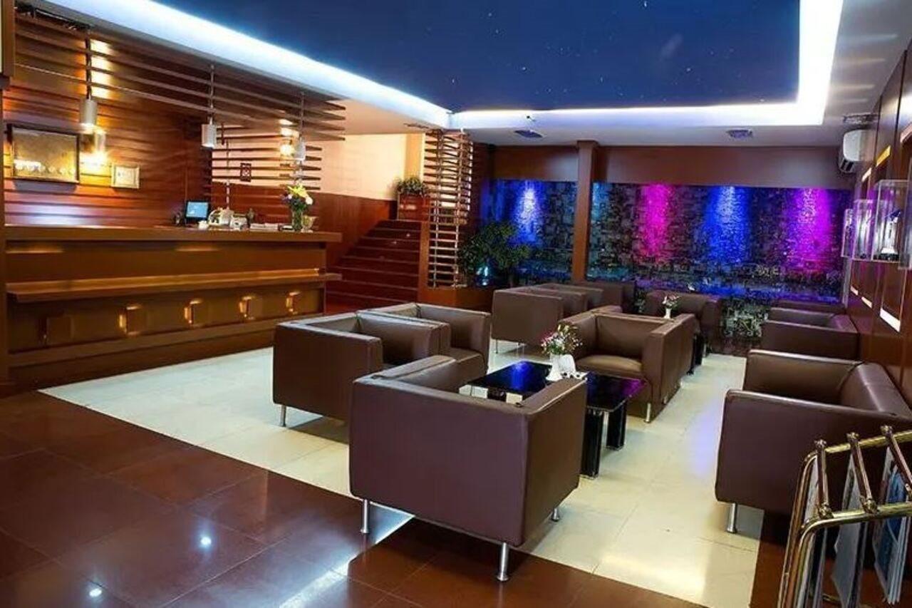 Hally Hotel