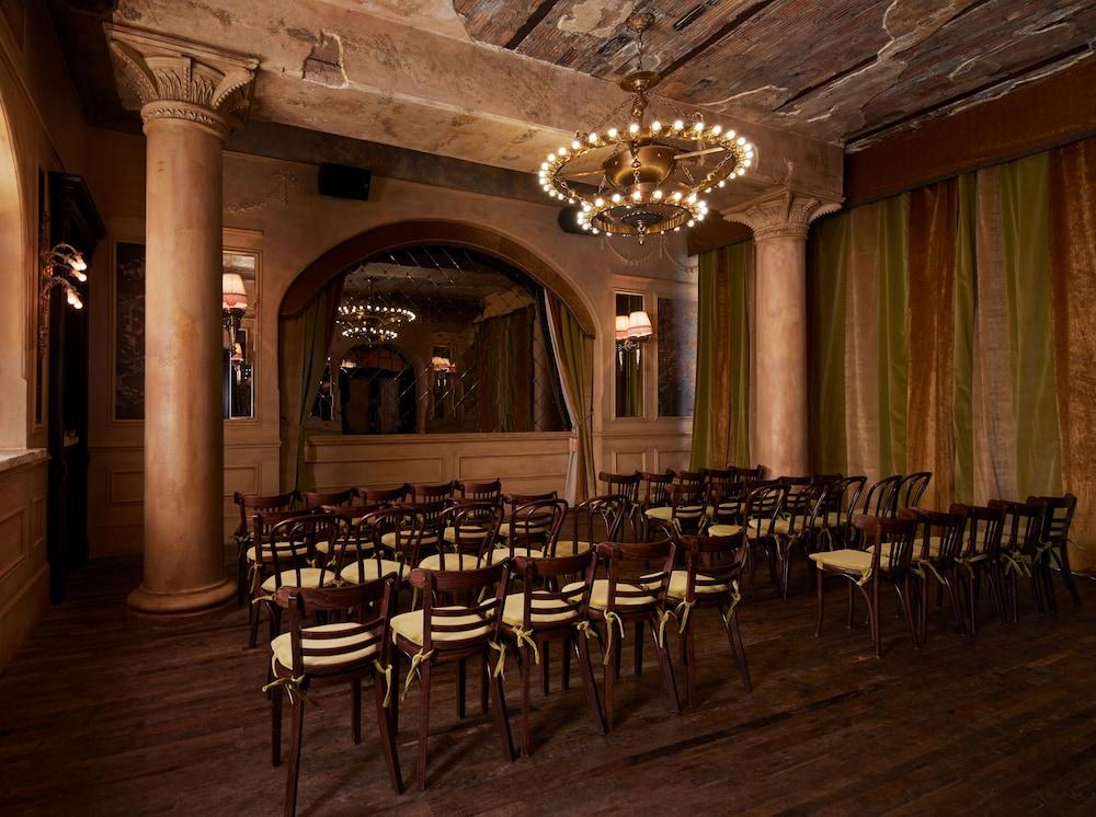 The Hotel Chelsea