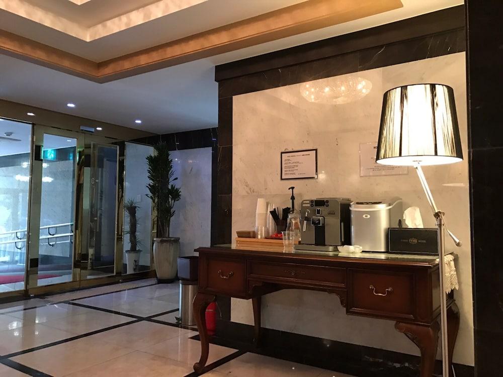Orsay Business Hotel