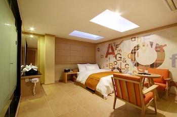 Orsay Business Hotel