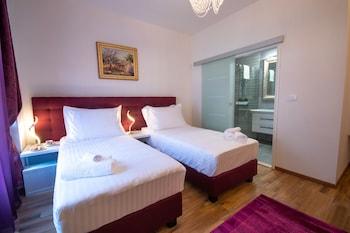 Rooms Center