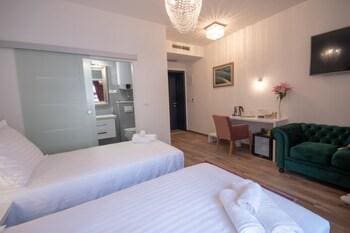 Rooms Center