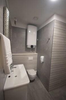 Rooms Center