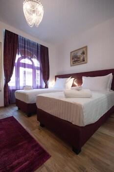Rooms Center