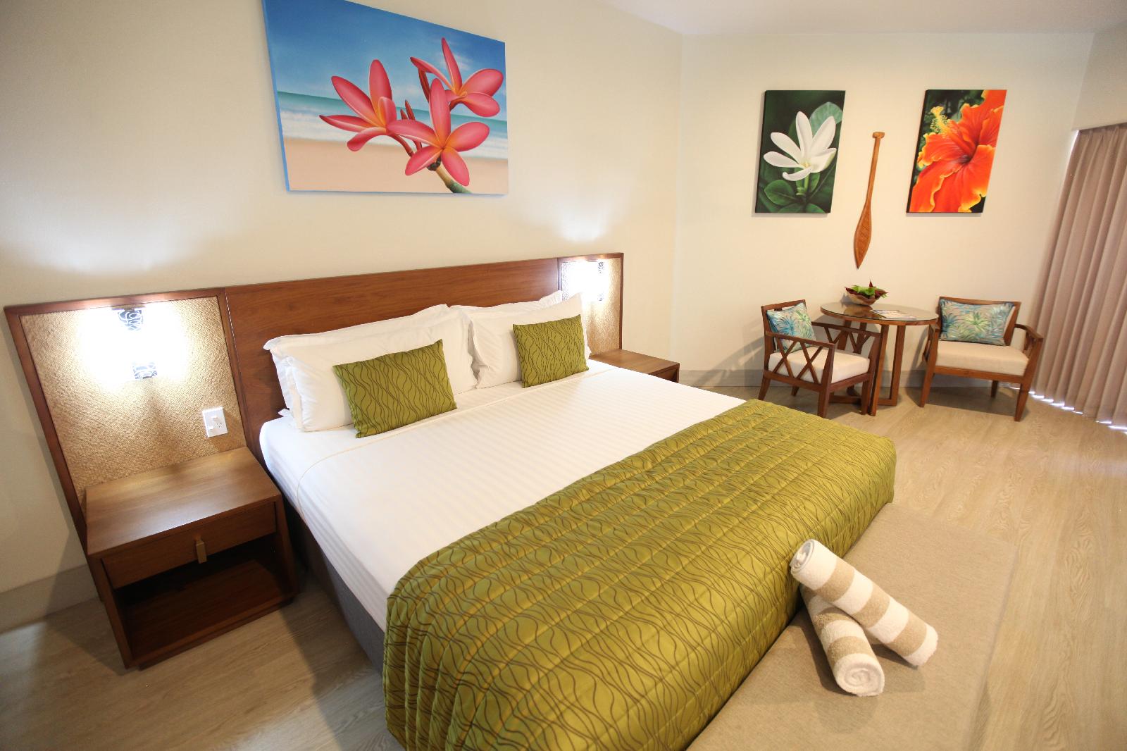 Moana Sands Beachfront Hotel & Villas