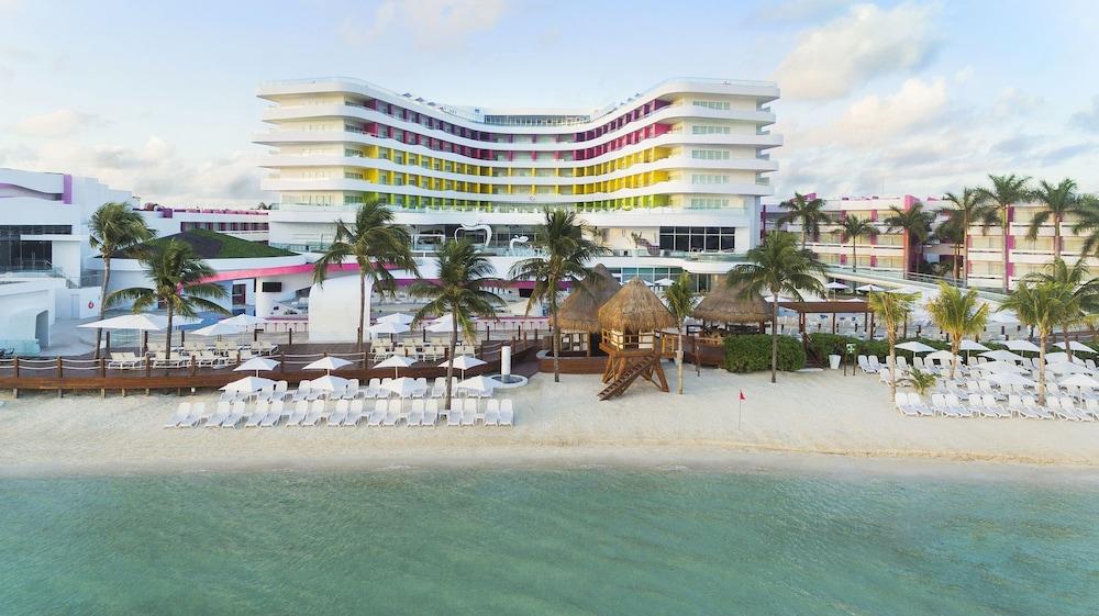The Tower by Temptation Cancun