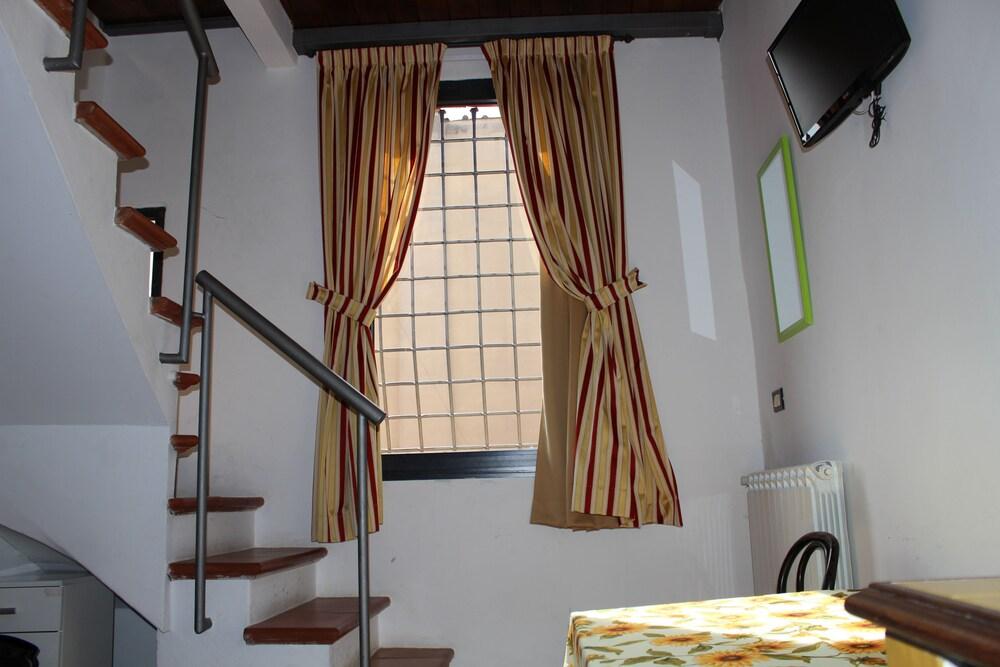 Max Apartments